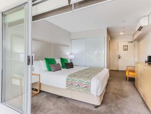 Bells Blvd Resort Apts - 2BR Dual Key, 1 BR Rooms Avail - Hosted by Holiday Management