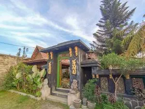 Intayu Homestay RedPartner - Tosari