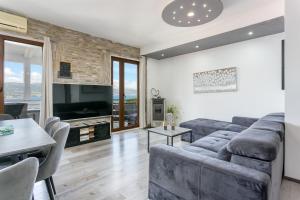 Two-Bedroom Apartment with Terrace and Sea View room in Apartments with a parking space Mastrinka Ciovo - 4324