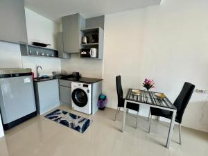 Chic Condominium Karon A718