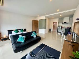 Chic Condominium Karon A718