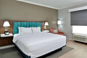 King Room with King Bed - Non-Smoking room in Hampton Inn & Suites Greenville