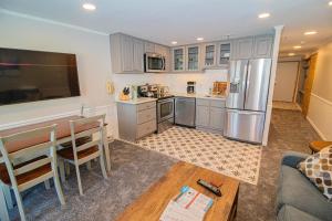 ML316 Stylish Modern Breathtaking Mtn And Trail View EZ Parking