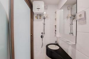 Nice and Minimalist Studio at Sky House BSD Apartment By Travelio