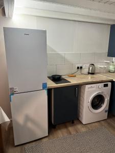 Sleep4 - Close To Purley Station & Local Shops