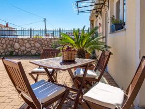 Luxury Rab Apartment with Terrace 