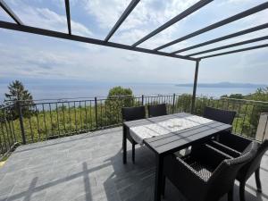 Splendid Holiday Home with Panoramic Sea Views Moscenicka Draga 