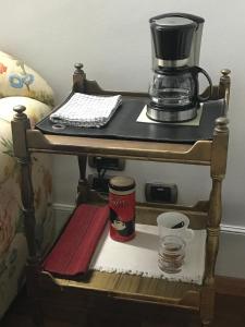 Habitación grande y confortable con baño privado junto a Guggenheim