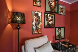 City Haven - Downtown Apartments with Art Deco Design