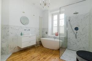 Piękny apartament na placu Narutowicza