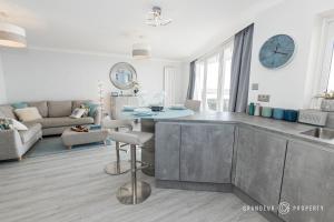 Seaview Retreat by Grandeur Property