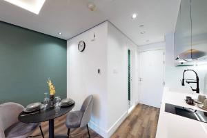 Shiny & Fresh - Studio with Lake View - JLT