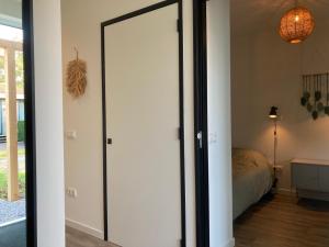 5-person chalet Albatros by the water with parking space