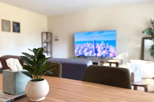 Sleek 1BR Getaway Ideal Spot Near OHare