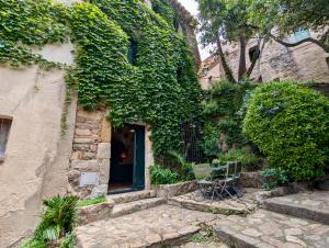 Casa dentro del castillo de Tossa de Mar