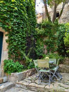 Casa dentro del castillo de Tossa de Mar