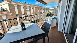 Apartamento completo con terraza y parking
