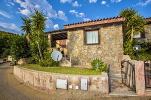 ISA-Villas in Porto Corallo just 400 meters from the sea