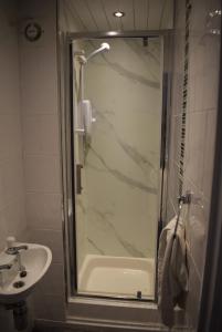 3 Bedroom-Kelpies Serviced Apartments Burns