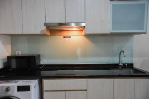 Great Deal and Cozy Studio Menteng Park Apartment By Travelio