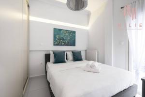 Daisy, Nilie Hospitality MGMT