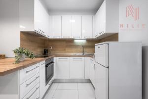 Daisy, Nilie Hospitality MGMT