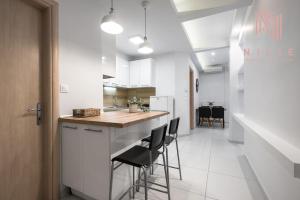 Daisy, Nilie Hospitality MGMT