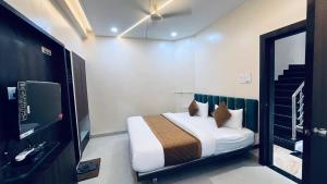 Hotel Kailas - Near MIDC Waluj