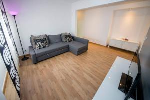 Ocean Avenue Apt, beach, surf, golf, sunsets,walks