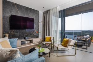 ADRIAN LUXURY 5 Star