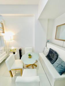 WV 17 Sleek & Trendy Studio with Bunk Bed