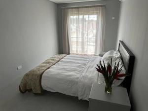 2 mins walk beachfront Seaview apartment