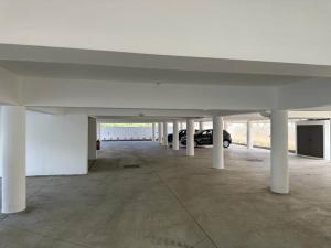 2 mins walk beachfront Seaview apartment
