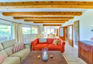 Villa Hibiscus - A modern villa for 10 guests