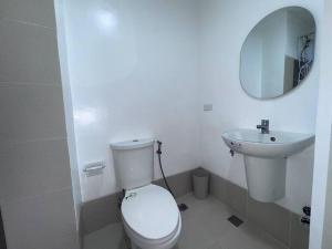 Relaxing Hideaway w Balcony Views at Cool Suites