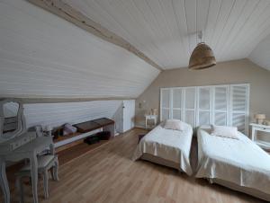 Maisons de vacances Gite Les Volets Rouges : photos des chambres