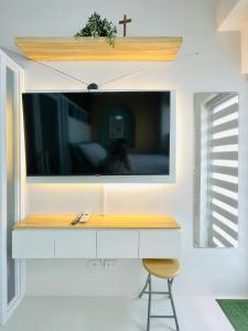 WV 16 Minimalist Zen Studio