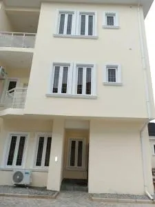 Unit 1 apartments - Kubewa