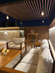 قمه الفخامه بلكونه Luxury Apartments with balcony
