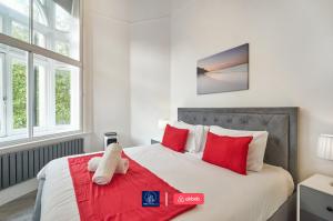 Last-Minute Reserve l Sleeps Up to 4 Guests l Flat 1 l One-Bedroom Apartment with King Bed and High Ceilings Near Camden by Live London Short Lets & Serviced Accommodation