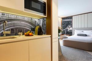 Hotels La Clef Tour Eiffel Paris by The Crest Collection : Chambre Premium Supérieure 

