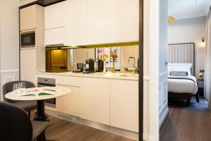 Hotels La Clef Tour Eiffel Paris by The Crest Collection : photos des chambres