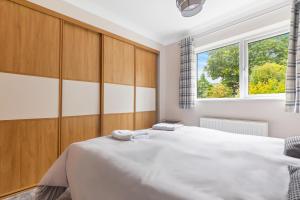 Modern Serenity in Langley Vale