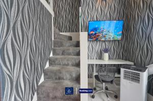 Last-Minute Grabs l Sleeps Up to 3 l Spectacular Studio Apartment by Live London Short Lets & Serviced Accommodation