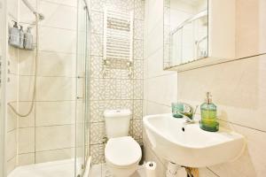 Steps from stadium with parking & fantastic transport Links!