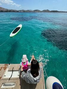 Luxury Sailing Cruises in Athens with Traditional Greek Cuisine and Drinks