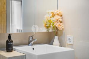 Laeta by Kozystay - Paskal