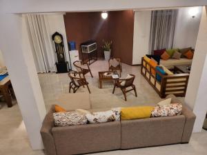 Charles Villa Rawathawatta