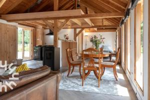 OV575 - Landelijk gelegen 2P vakantiehuis met hottub in Sint-Jansklooster