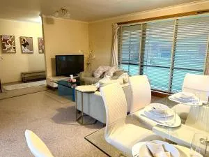 Blissful in Devonport town - Forth